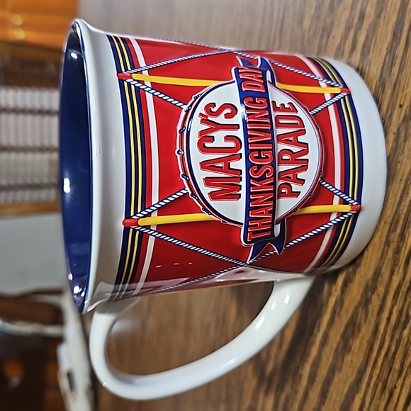 MACY'S Thanksgiving Day Parade 3D Embossed Coffee Mug Stein Cup-2003-Vintage-EC - Picture 3 of 7